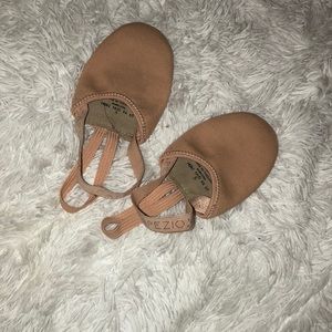 Canvas dance footies